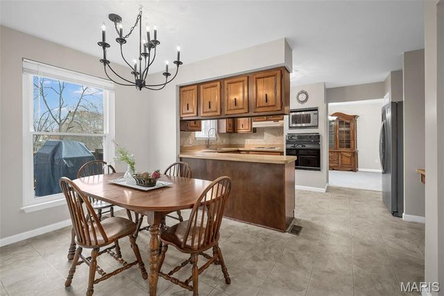 43 Lost Dutchman Drive, St Peters, MO 63376