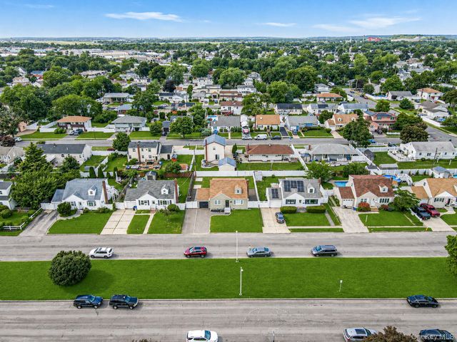 13 Maple Drive, Lindenhurst, NY 11757