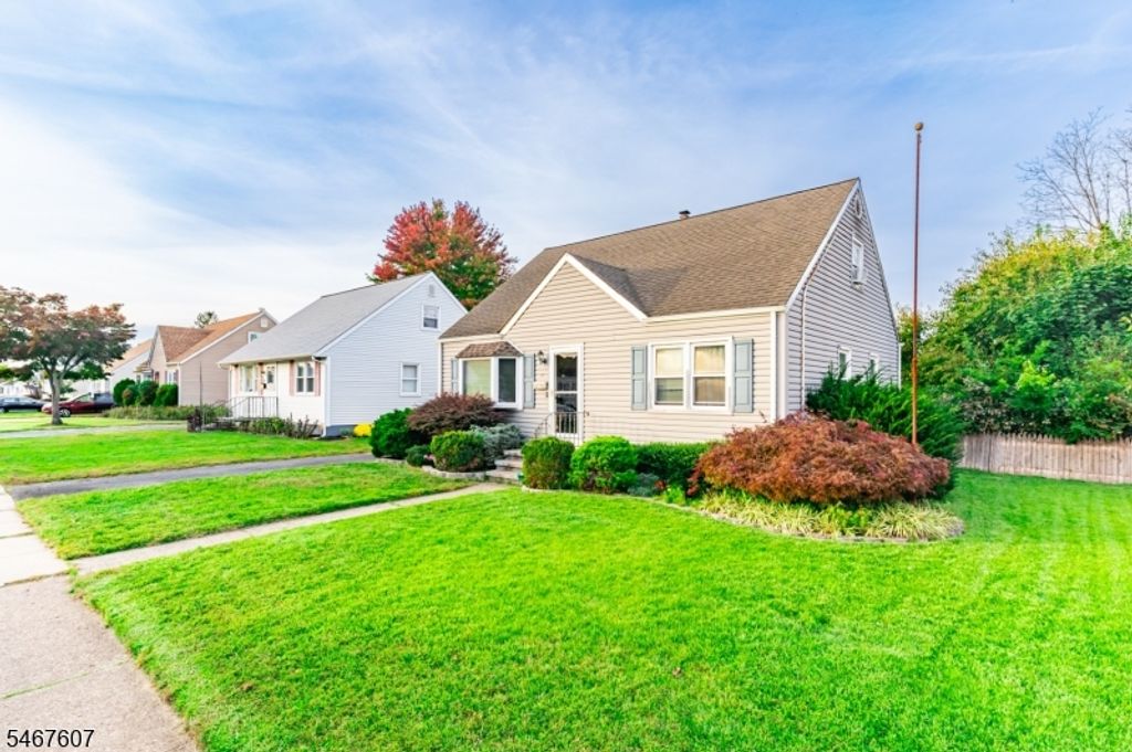 16 Dodge, Hamilton Twp., NJ 08610 — exterior