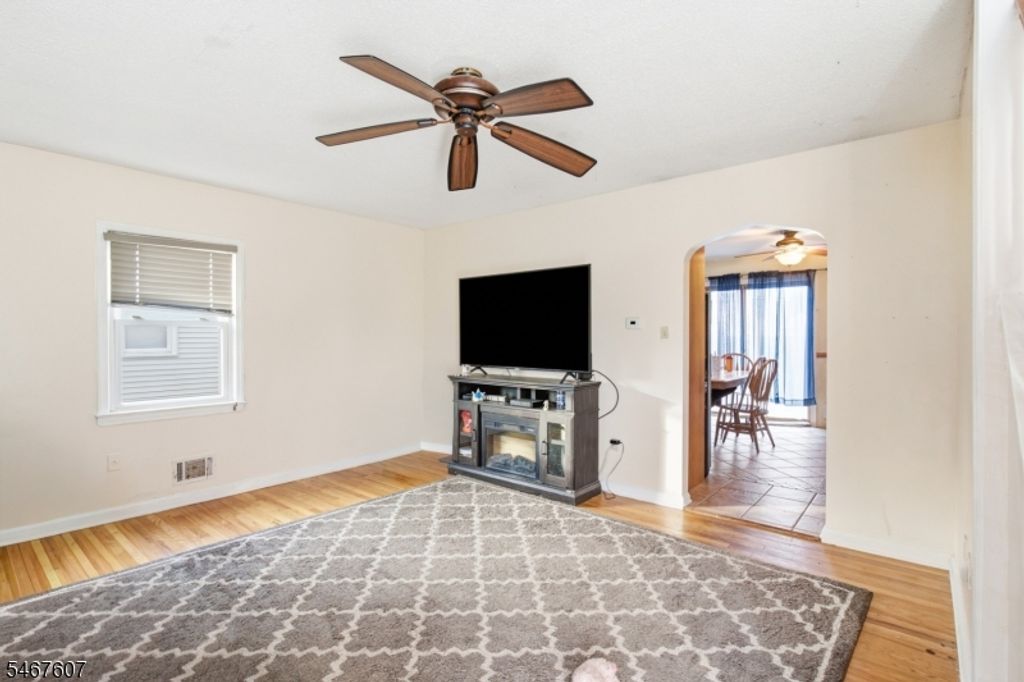 16 Dodge, Hamilton Twp., NJ 08610 — photo 4