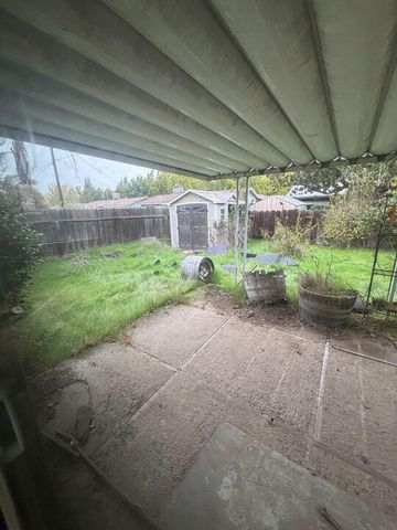 416 Tennyson Dr, Modesto, CA 95351