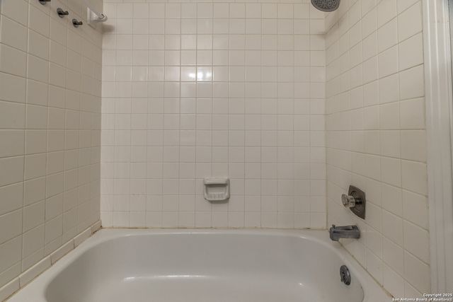 165 W Rampart Dr Apt 805, San Antonio, TX 78216