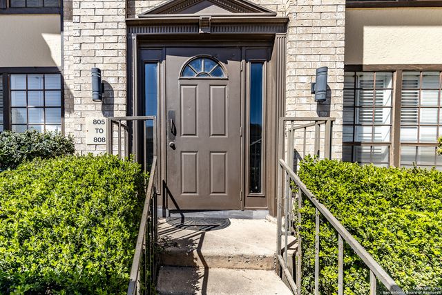 165 W Rampart Dr Apt 805, San Antonio, TX 78216