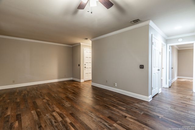 165 W Rampart Dr Apt 805, San Antonio, TX 78216
