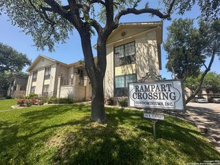 165 W Rampart Dr Apt 805, San Antonio, TX 78216