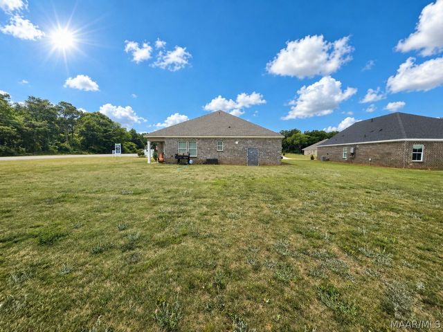 24 Pedric Drive, Wetumpka, AL 36093
