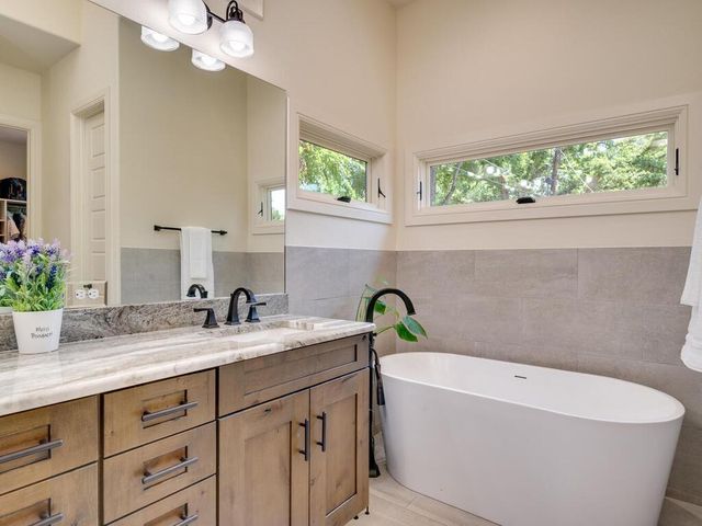 3907 Bailey LN, Austin, TX 78756