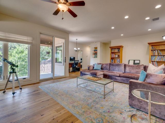 3907 Bailey LN, Austin, TX 78756