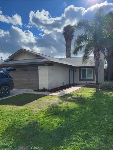 767 clearwater, Perris, CA 92571