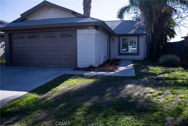 767 clearwater, Perris, CA 92571