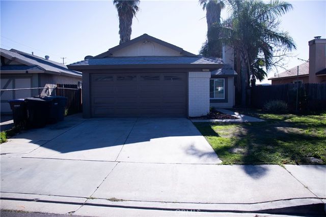 767 clearwater, Perris, CA 92571