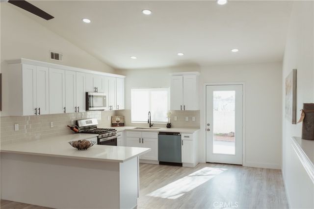 767 clearwater, Perris, CA 92571