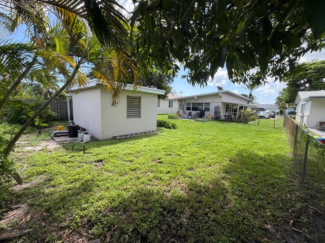 37 SE 14TH Street 12, Dania Beach, FL 33004