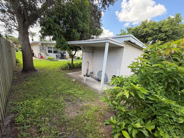 37 SE 14TH Street 12, Dania Beach, FL 33004