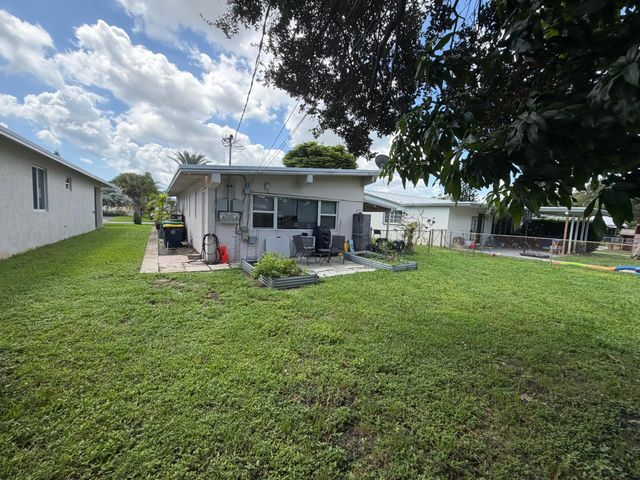 37 SE 14TH Street 12, Dania Beach, FL 33004