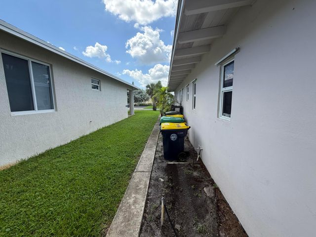 37 SE 14TH Street 12, Dania Beach, FL 33004