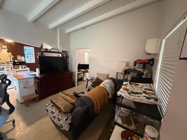 37 SE 14TH Street 12, Dania Beach, FL 33004