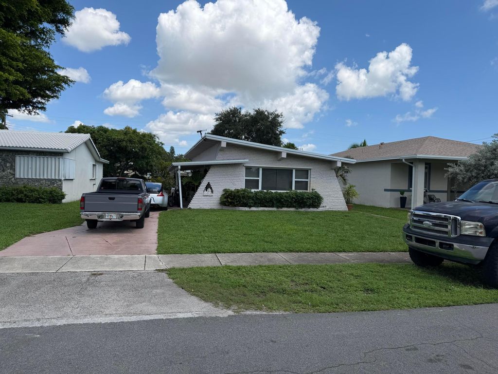 37 SE 14TH Street 12, Dania Beach, FL 33004