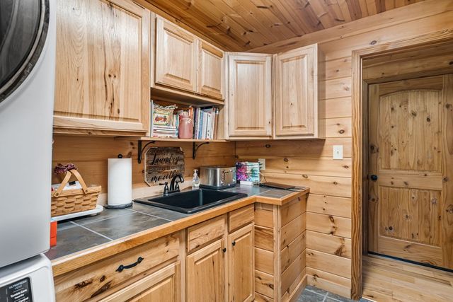560 Butterball Boulevard, Murphy, NC 28906