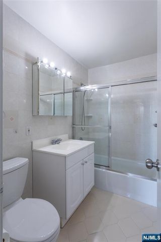 2100 Linwood 17Y, Fort Lee, NJ 07024