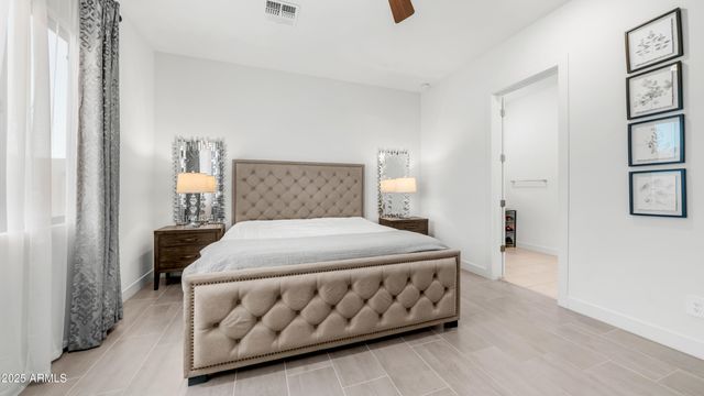 8022 W NORTHVIEW Avenue, Glendale, AZ 85303