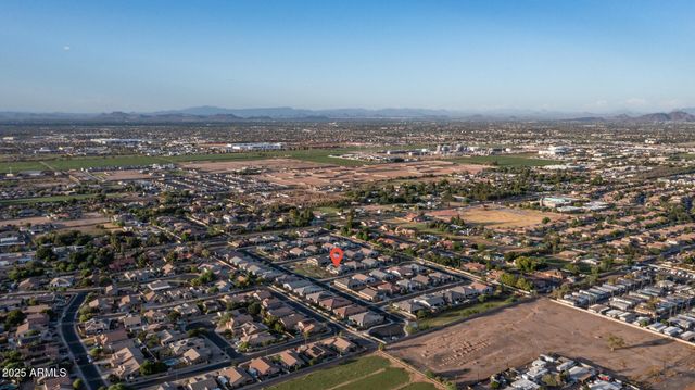 8022 W NORTHVIEW Avenue, Glendale, AZ 85303