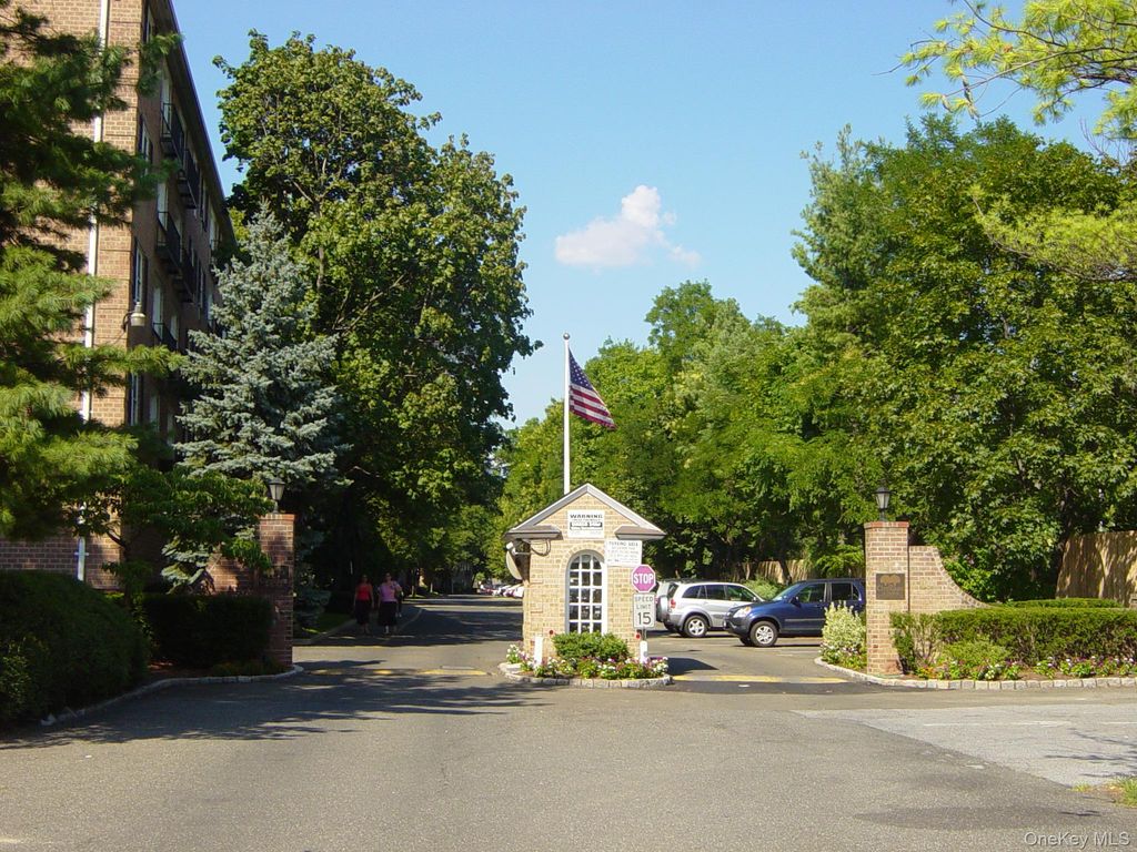 1 Consulate Drive 3K, Tuckahoe, NY 10707