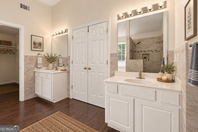 443 Leggett Oaks Lane, Lawrenceville, GA 30043