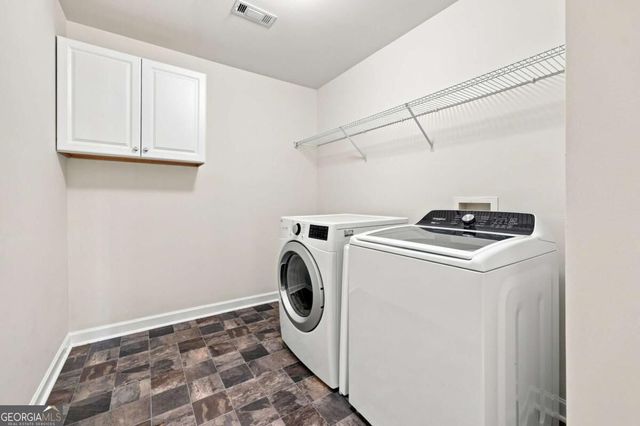 443 Leggett Oaks Lane, Lawrenceville, GA 30043