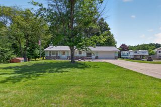 2695 Gilletts Lake Road, Leoni Twp, MI 49201