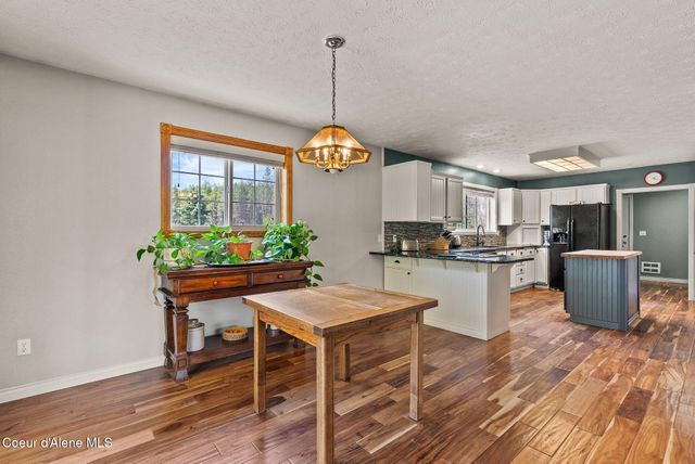 568 Meadowlark Ln, Oldtown, ID 83822