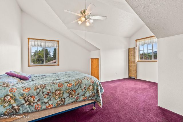 568 Meadowlark Ln, Oldtown, ID 83822