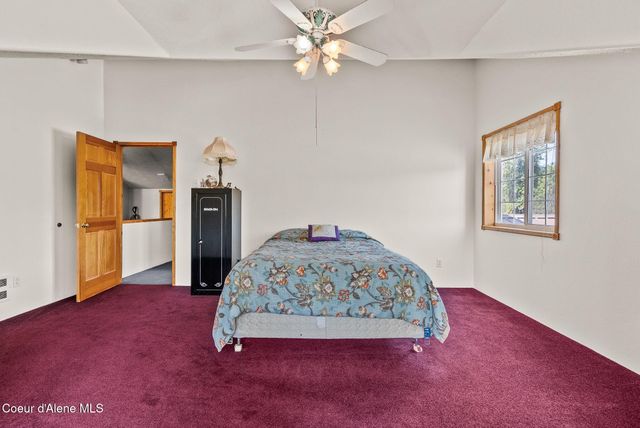 568 Meadowlark Ln, Oldtown, ID 83822
