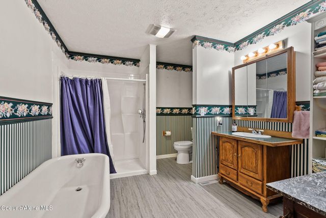 568 Meadowlark Ln, Oldtown, ID 83822
