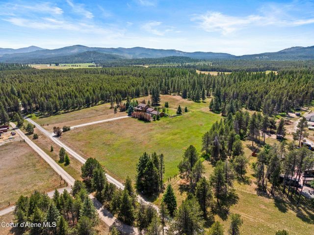 568 Meadowlark Ln, Oldtown, ID 83822