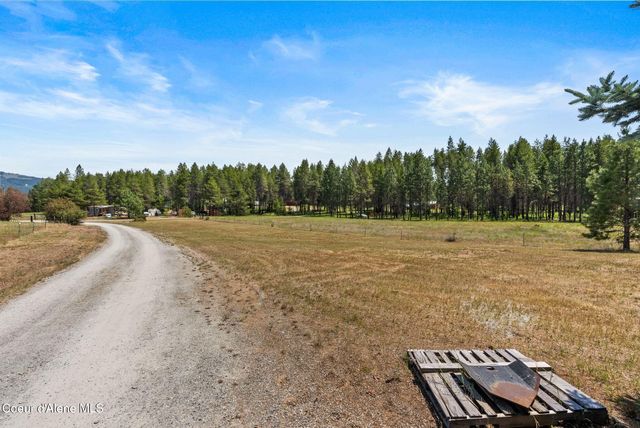 568 Meadowlark Ln, Oldtown, ID 83822