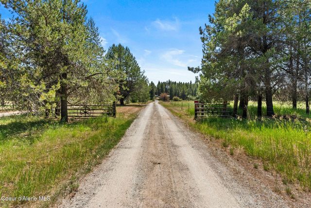568 Meadowlark Ln, Oldtown, ID 83822