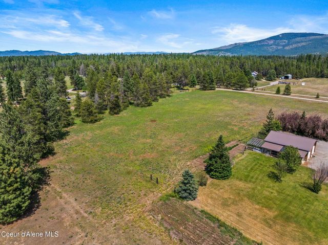568 Meadowlark Ln, Oldtown, ID 83822
