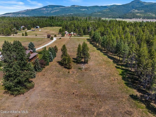 568 Meadowlark Ln, Oldtown, ID 83822