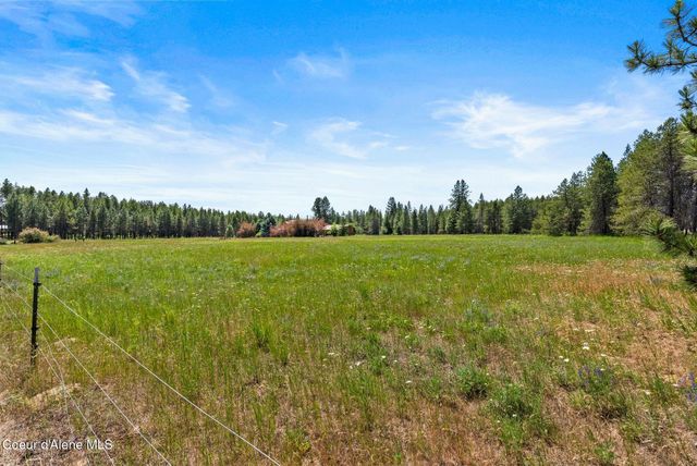 568 Meadowlark Ln, Oldtown, ID 83822