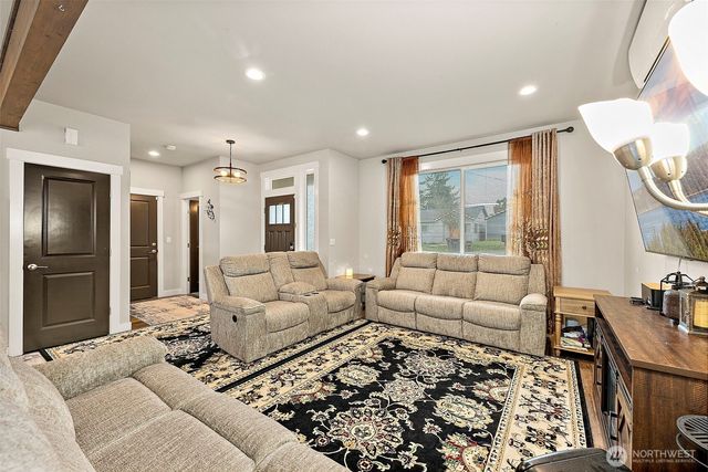 2806 NE Bowen Street, Bremerton, WA 98310