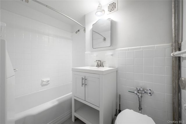 35-31 85th Street 5N, Jackson Heights, NY 11372