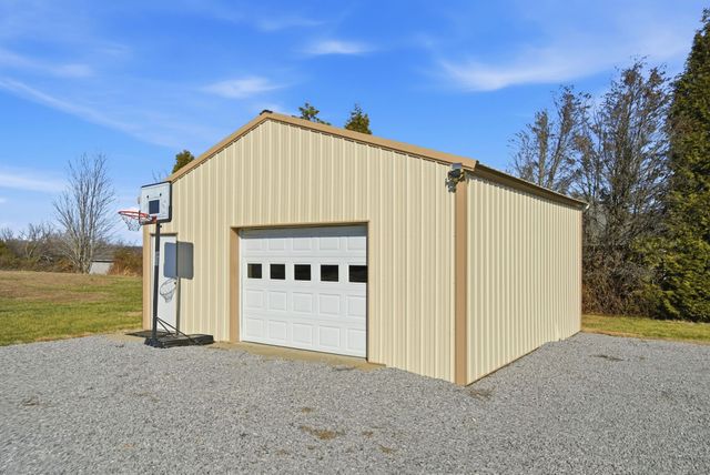 6212 H B Lee Rd, Springfield, TN 37172