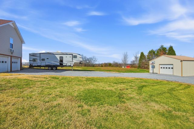 6212 H B Lee Rd, Springfield, TN 37172