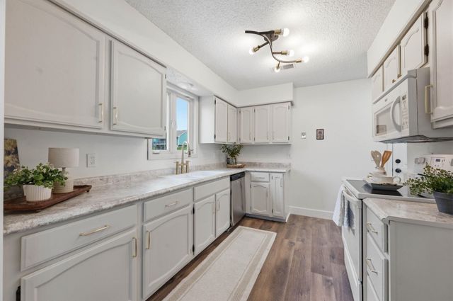 10800 E Kinkaid Ave, Wichita, KS 67207