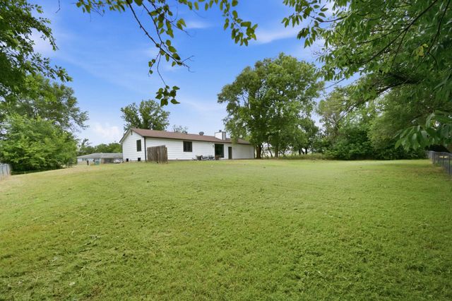 10800 E Kinkaid Ave, Wichita, KS 67207