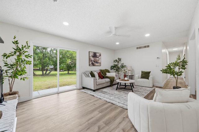 10800 E Kinkaid Ave, Wichita, KS 67207