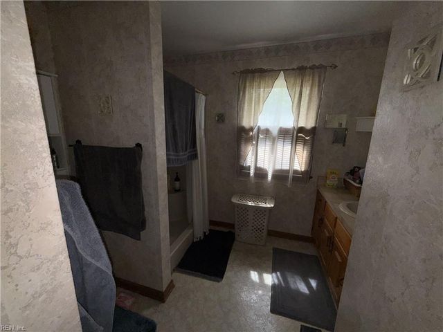 709 Harris Point DR, Virginia Beach, VA 23455