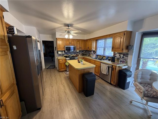 709 Harris Point DR, Virginia Beach, VA 23455