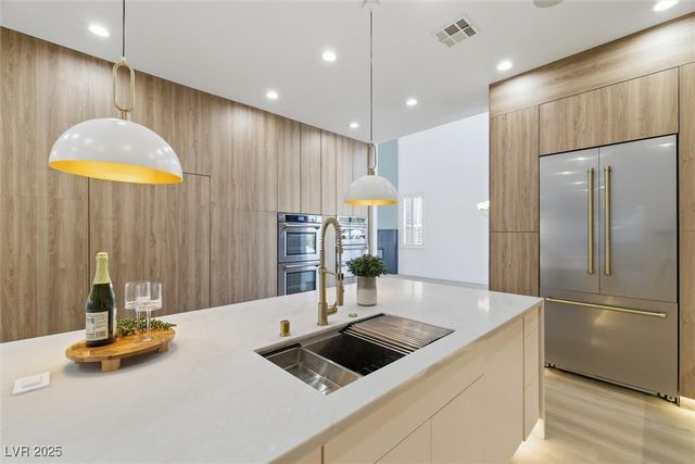 2566 Antique Blossom Avenue, Henderson, NV 89052